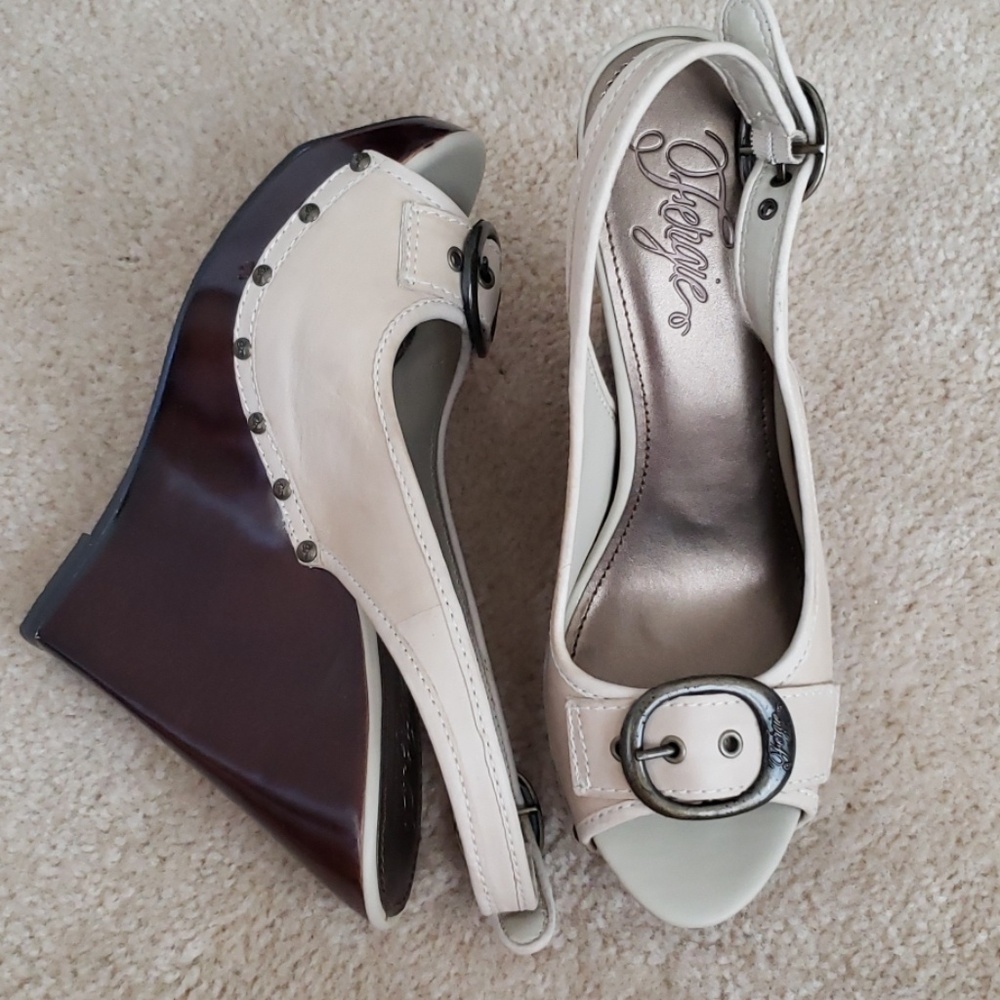 NEW! Fergie "Amie" Nude Peeptoe Platform Wedge